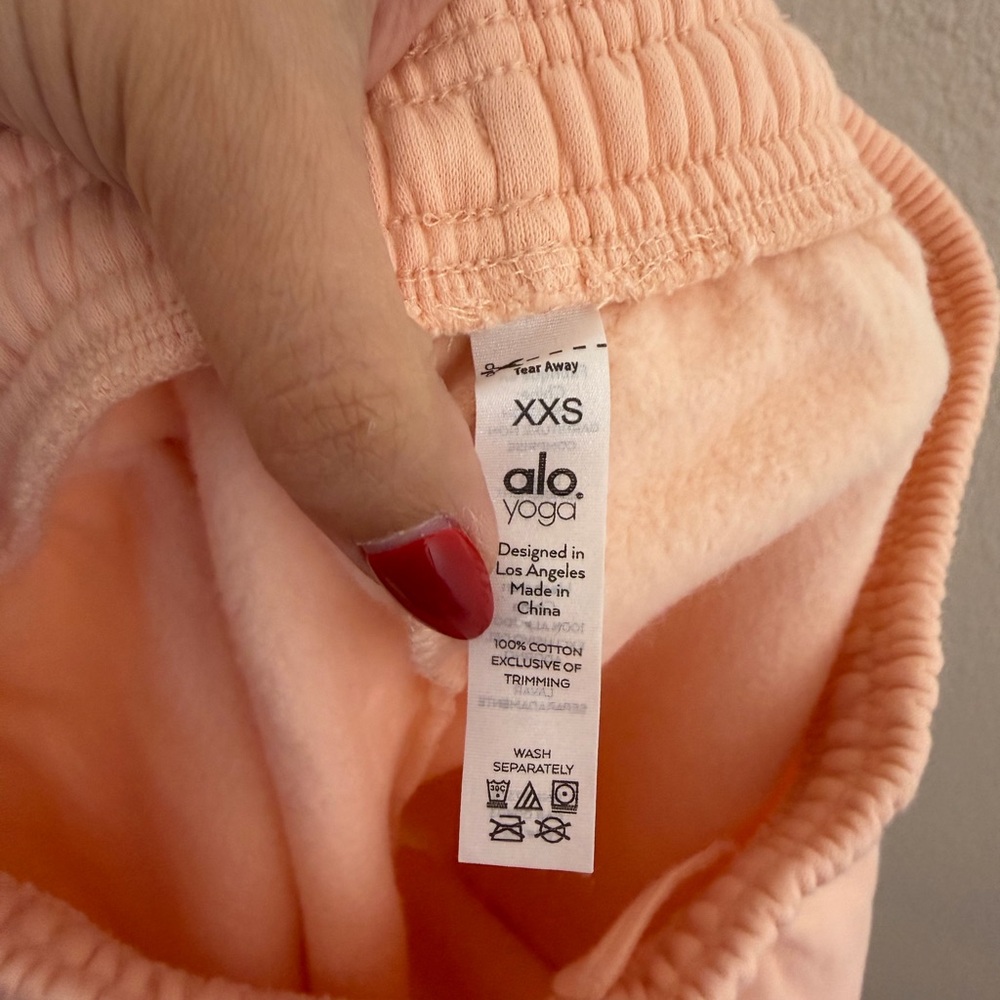 Alo Yoga Sweat Shorts Sz XXS Peach - Picture 4 of 5